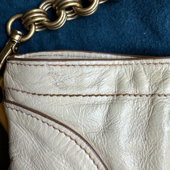 Prada leather handbag/clutch with removable chain handle - Picture 4 of 9